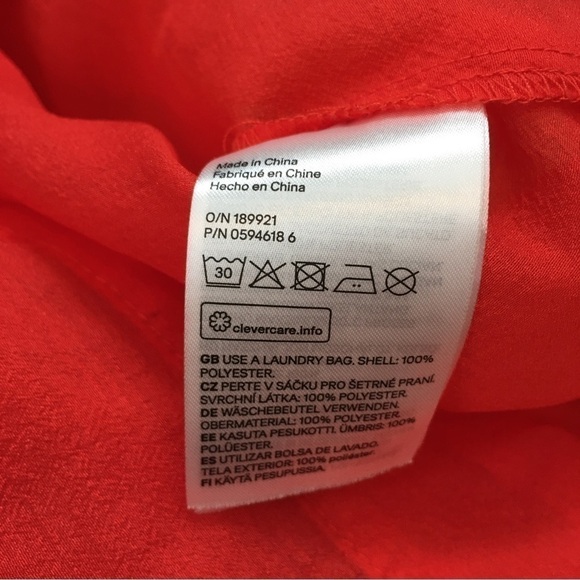 H&M Georgette Red Top V-neck Puff sleeves blouse - Picture 11 of 16